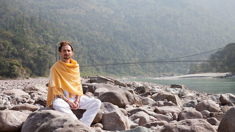 Yantra to India – A symbolic image representing the spiritual journey and sacred practice of Yantra meditation in India, hosted by RYK Yoga.